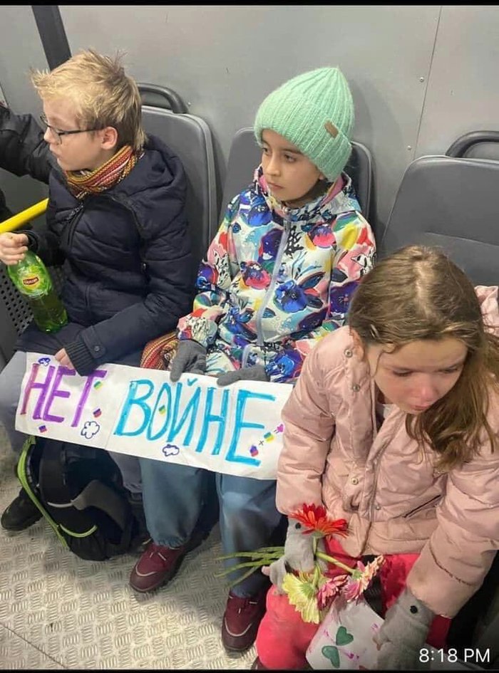 ロシアの女子小学生、反戦を訴えて逮捕されてしまう