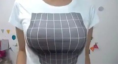 巨乳Tシャツ