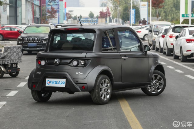 中国メーカー、めっちゃ個性的な車を100万円で発売