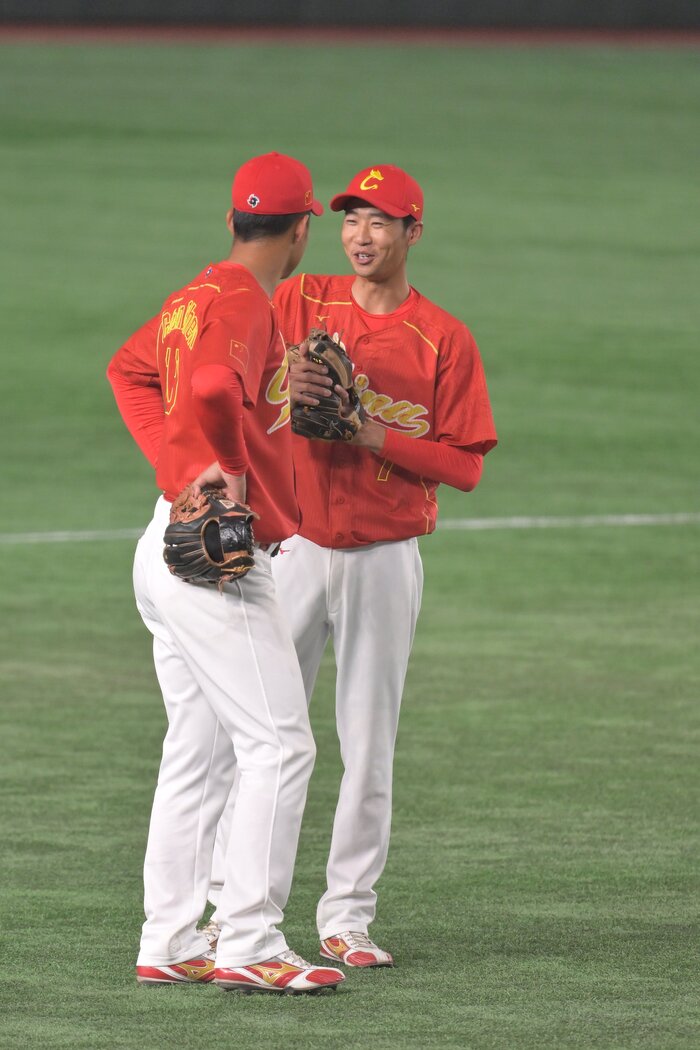 大谷翔平さん、自分の球を打った中国選手を呼び出してお褒めになられる