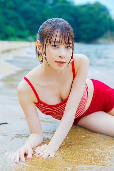 前田佳織里さん、水着写真集発売