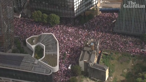 イギリスで15万人による「反移民」デモが開催