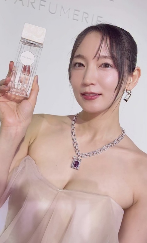 吉岡里帆さん(32)セクシードレス着用