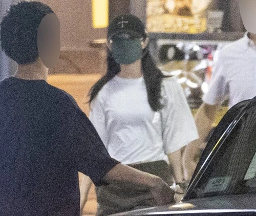 齋藤飛鳥さんの私服