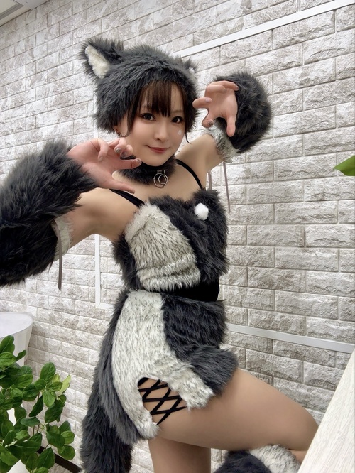 美人声優・井澤詩織ちゃん(38)の最新コスプレ画像