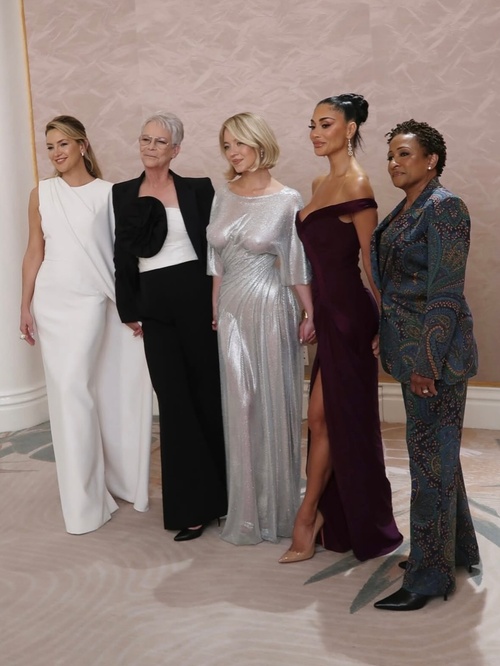 人気女優シドニー・スウィーニーさん、えちえちドレスでレッドカーペットに登場