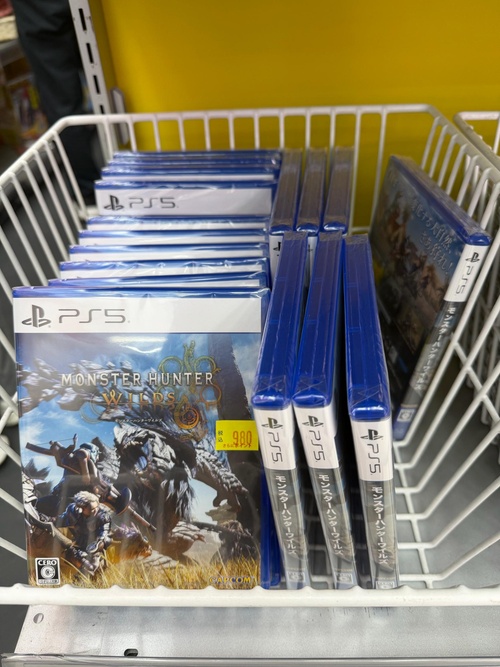 モンスターハンターワイルズ定価9990円さん、めちゃめちゃワゴン入りしてしまう