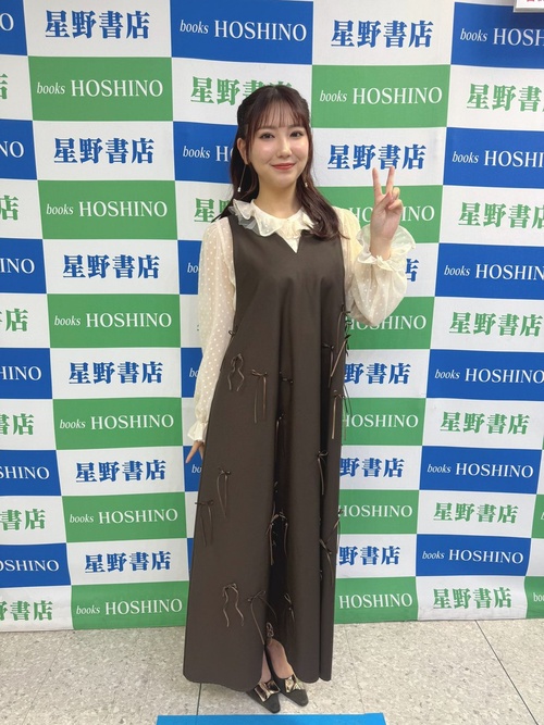 沢口愛華の着衣巨乳