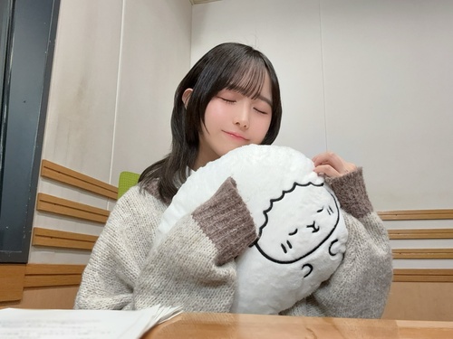 人気声優・羊宮妃那さん、髪を黒色に染め直して弱男からの信用を取り戻す