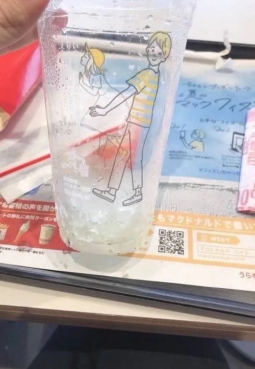 日本マクドナルドさん、デザインに悪意があり過ぎて大炎上してしまう