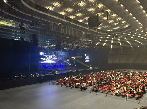 FM大阪が大阪城ホールで開催中の人気アーティストが集結したライブ、ガラガラでヤバすぎる