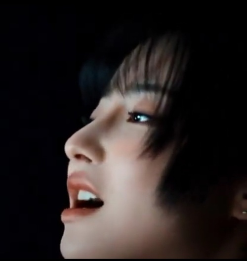 Adoちゃん、顔面解禁