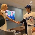 【悲報】大谷翔平さん、自分より身長が高い女性と出会うwwwww