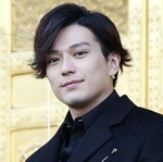 実写版ワンピースゾロ役のマッケンユーさん、流石にイケメンすぎるwwwww